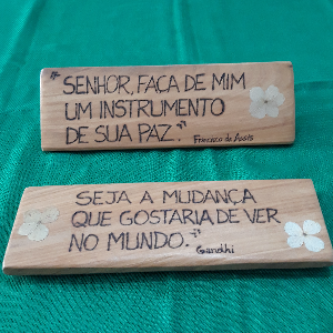 PLAQUINHAS DECORATIVAS