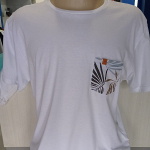 CAMISETA COM BOLSO GG