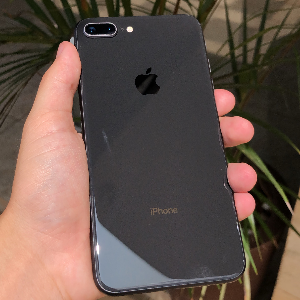 IPHONE 8 PLUS 