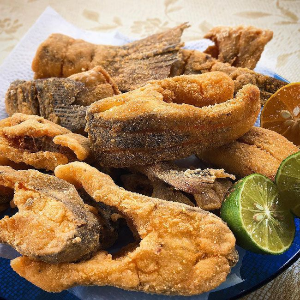 PEIXE EM PEDAÇO